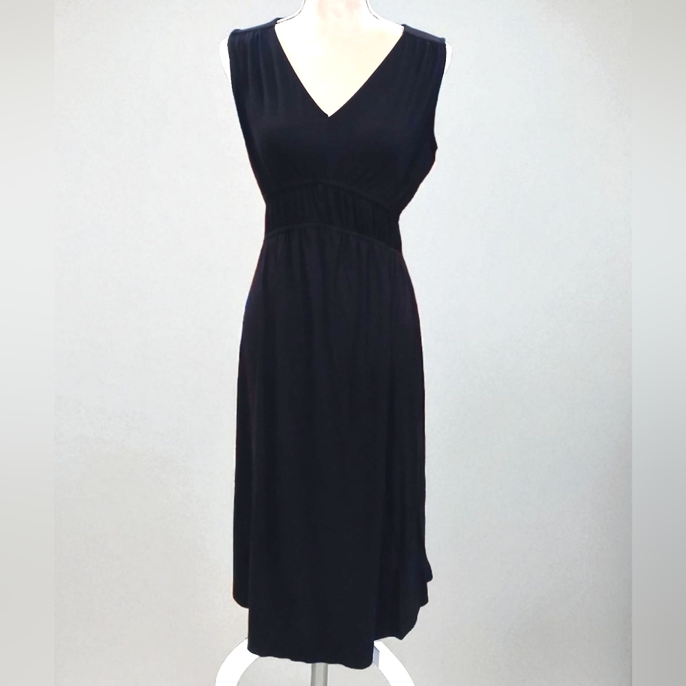 Joie Vneck Black Flare Midi Aline Dress Vneck Sleeveless Medium Babydoll Smocked